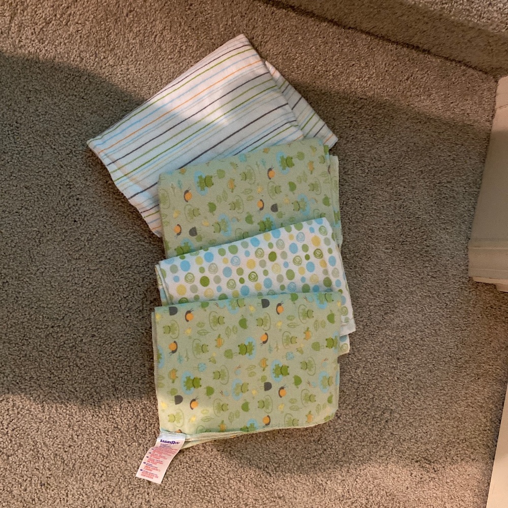 Set of 4 Baby Burp Blankets